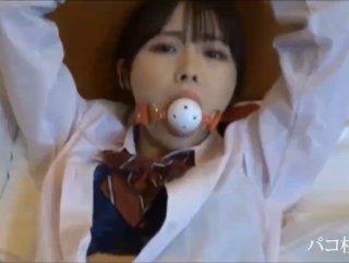BRAZZER唯美性感露脸极品风骚少妇，听狼友指挥先洗澡诱惑狼友，床上各种骚浪动作展示，揉奶玩逼奶子逼心精彩刺激